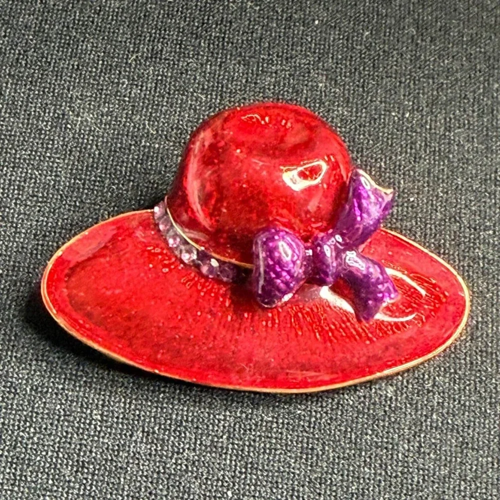 Vintage Red Hat Brooch Pin w/ Purple Bow | Enamel Statement Piece |‎ Retro Chic